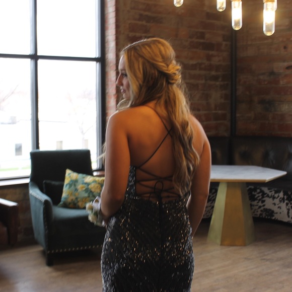 Black and silver Sherri Hill prom dress!! - Picture 2 of 3